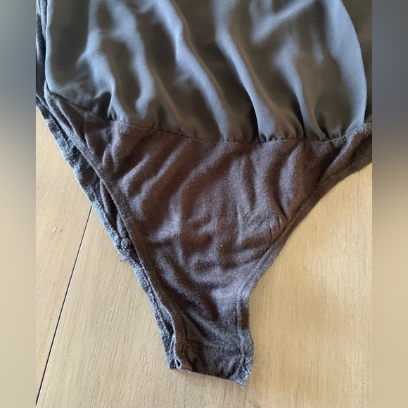 Black sexy  bodysuit long open neck - Picture 3 of 6